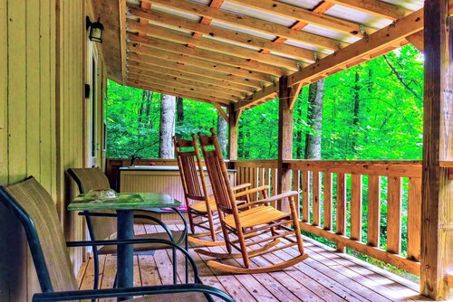 Fox Magdaline Mini Cabin at Panther Creek