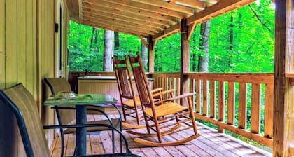 Fox Magdaline Mini Cabin at Panther Creek