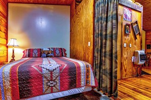 1 bedroom, bed sheets