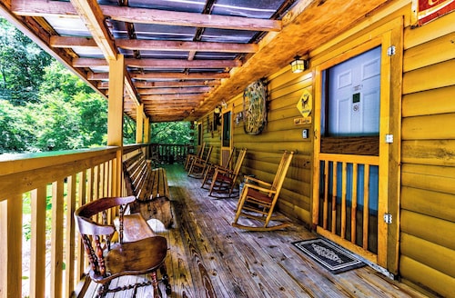 Wolf Ledge Cabin at Ponderosa