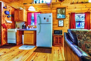 Private kitchen - Wolf Ledge Cabin at Ponderosa (Cherokee)