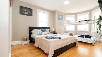 3 dormitorios, tabla de planchar con plancha, wifi gratis y ropa de cama