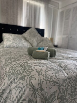 1 bedroom, iron/ironing board, Internet - Elegant one-bedroom getaway in little Havana MIAMI (Miami)