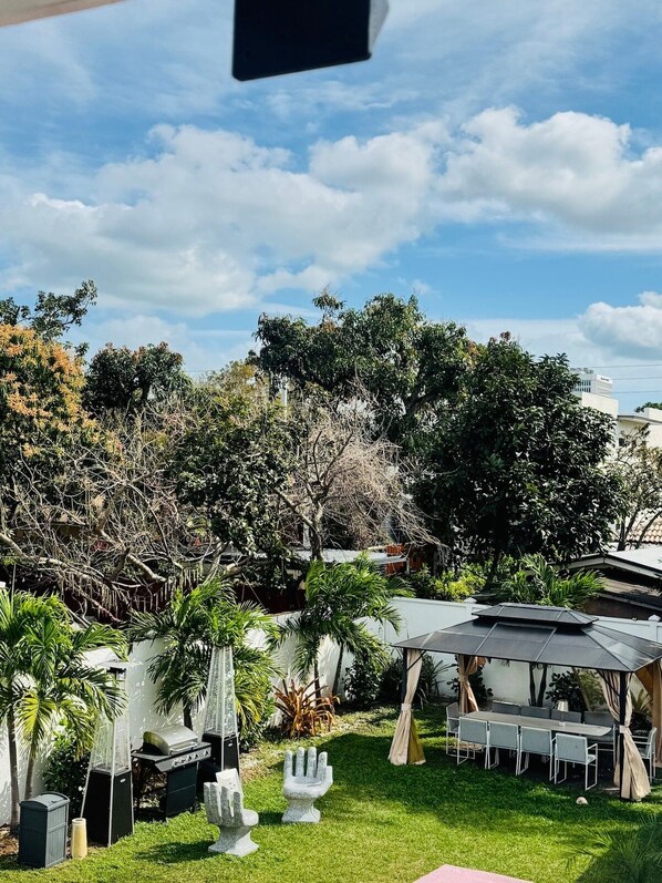 Property grounds - Elegant one-bedroom getaway in little Havana MIAMI (Miami)