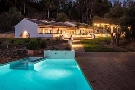 Exterior. FINCA CONTRABANDO PARA GRUPOS