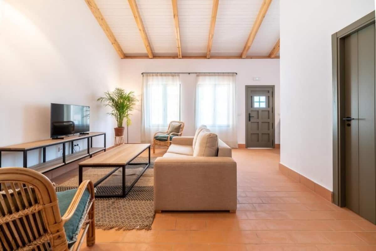 Comfort Cottage, River View | Living area