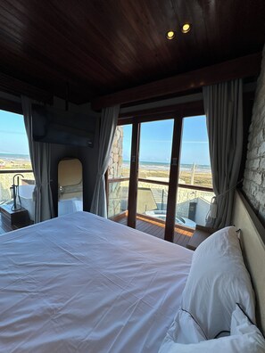 2 間睡房、迷你吧、手提電腦工作空間、免費 Wi-Fi