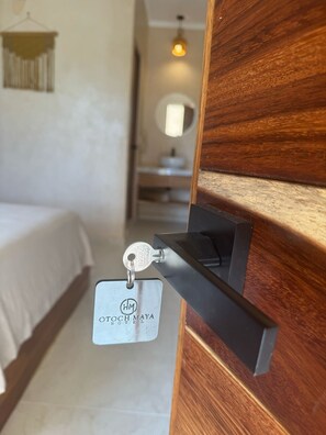 Ropa de cama hipoalergénica, cortinas blackout y wifi gratis 