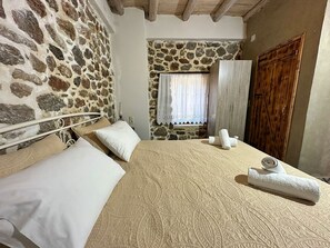 1 dormitorio, tabla de planchar con plancha, wifi gratis y ropa de cama