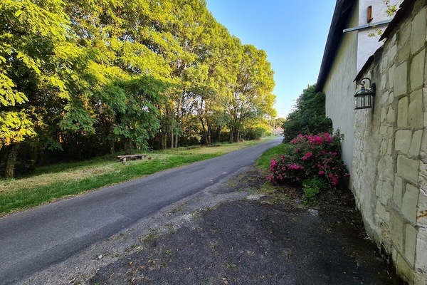 Entrance overlooking the Chinon forest