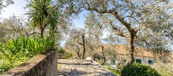 Chic 1-bedroom apartment with AC, WiFi in charming Lerici