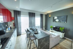 Fridge, microwave, oven, dishwasher - Luxury penthouse with sun terrace & jacuzzi RJOR1-1 (Gzira)