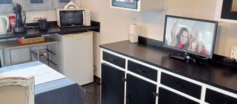 Charming 1-bedroom apartment in amazing Angra do Heroísmo with WiFi