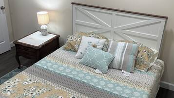 2 makuuhuonetta, silitysrauta/-lauta, ilmainen Wi-Fi, vuodevaatteet