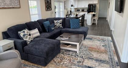 Charming 2-bedroom house with AC, WiFi in the heart of Pembroke