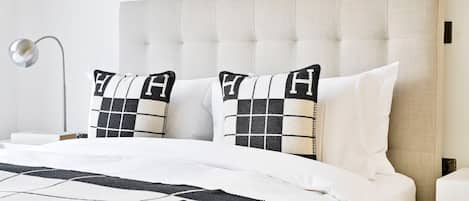 2 bedrooms, iron/ironing board, Internet, bed sheets