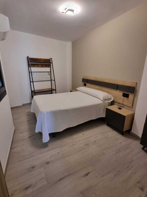 3 dormitorios, tabla de planchar con plancha, wifi y ropa de cama