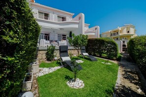 Property grounds - Red Velvet | Spacious & Bright Villa 800m Beach (Albufeira)