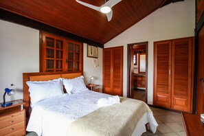 Villa | 5 habitaciones, decoración personalizada y muebles diferentes 