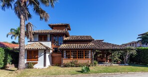 Villa | Exterior