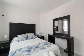 3 bedrooms, WiFi, bed sheets - Apartment close to everything in Cancun, Los Picos (Cancún)