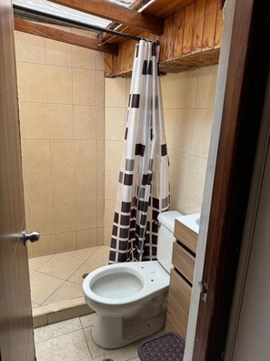 Shower, hair dryer, towels, soap - Stylish apartment in laurels, premium location! (Medellín)