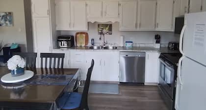 Beautiful, cozy, spacious suite located central PEI. 3 bedrooms 4 beds.