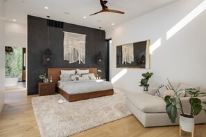 4 Schlafzimmer, Bügeleisen/Bügelbrett, Reisekinderbett, WLAN