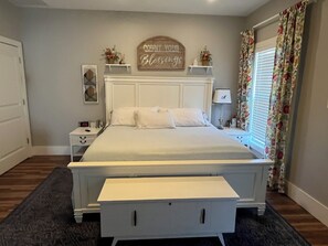 3 bedrooms, iron/ironing board, WiFi, bed sheets - Family-friendly close to SDC, Branson, Eureka Springs, Table Rock, Roaring River (Cassville)