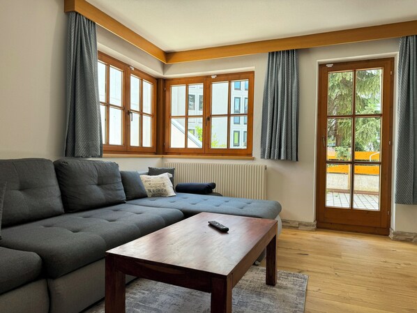 Living area - Bergkastel apartment with large terrace (Nauders)