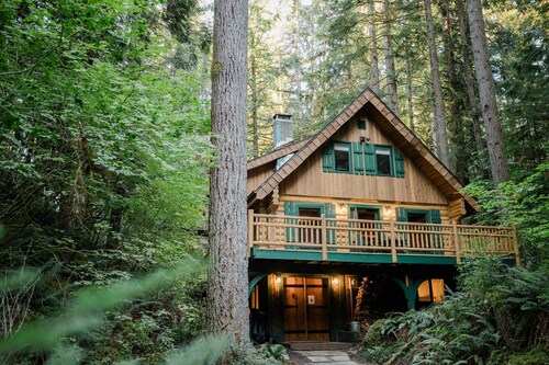 87sl - Starlink - Sauna - Pets OK - Sleeps 8