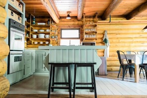 Cabin, 3 Bedrooms, Balcony | Interior