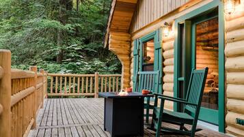 Cabin, 3 Bedrooms, Balcony | Terrace/patio