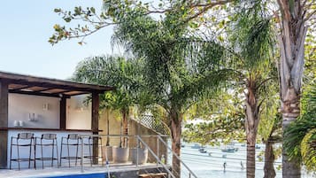 Kolam renang outdoor