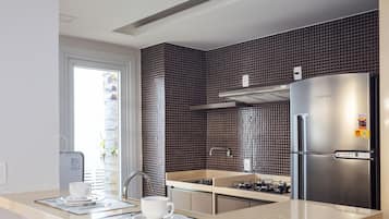 Maison Deluxe, 4 chambres, climatisation | Cuisine privée | Réfrigérateur, micro-ondes, four, plaque de cuisson