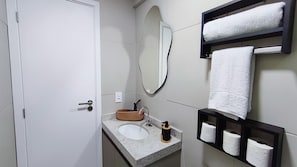 Studio | Bathroom