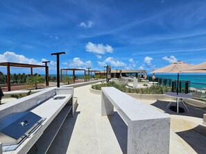 Studio | Outdoor dining