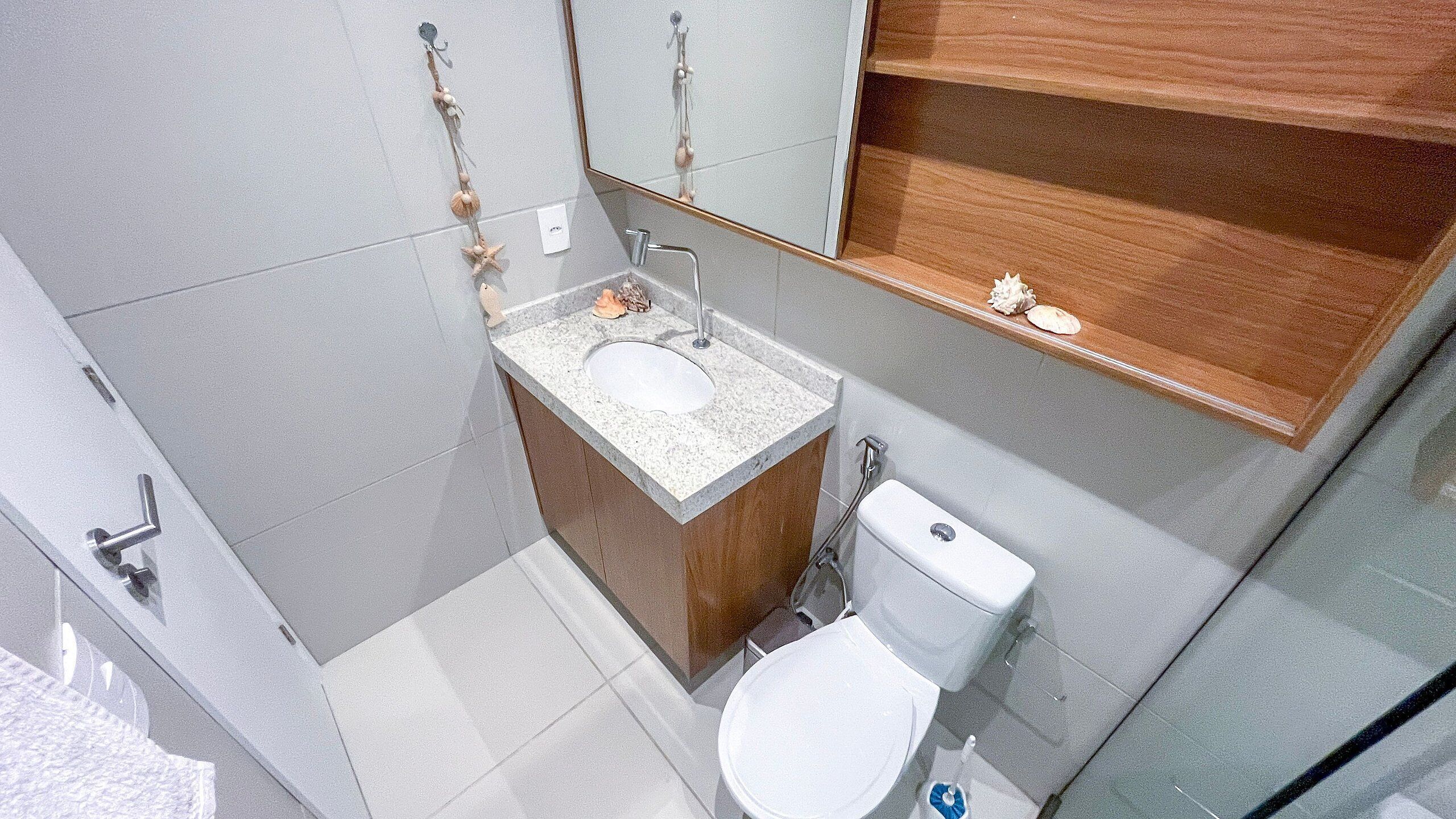 Comfort appartement | Badkamer | Een douche