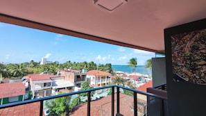 Classic Apartment | Lanai