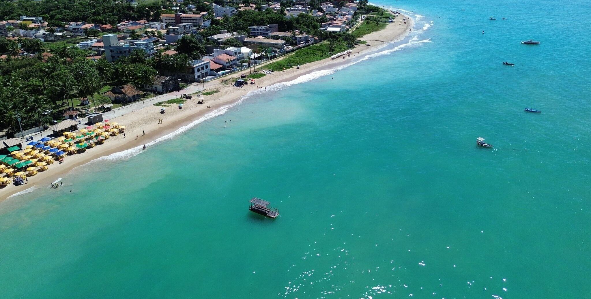 Na praia, areia branca 