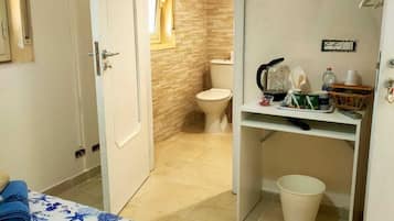 Basic Room | Desk, free WiFi