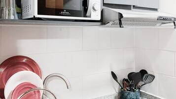 Mikroaaltouuni, liesi