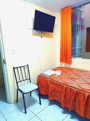 Desk, laptop workspace, soundproofing, free WiFi - Samay Misti Av Independencia (Arequipa)
