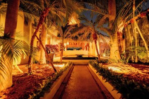 Property grounds - Luna Kuku • Private Beachfront Villa with Chef, Kayaks & Luxury Amenities (Zihuatanejo)