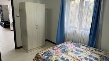 2 chambres, fer et planche Ă  repasser, Wi-Fi, draps fournis