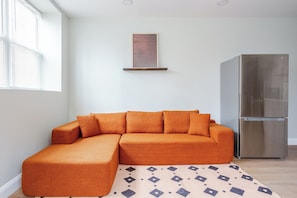 Appartement, 3 chambres | Coin séjour