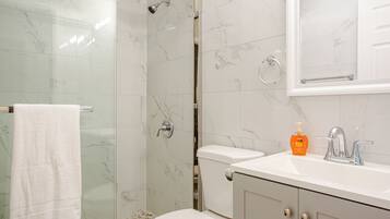 Apartment, 3 Bedrooms | Bathroom