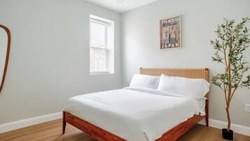 Appartement, 3 chambres | Salle de bain | Ensemble douche/baignoire, serviettes fournies, savon, shampoing