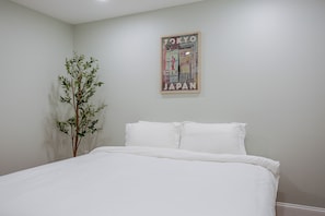 Appartement, 2 chambres | Salle de bain | Ensemble douche/baignoire, serviettes fournies, savon, shampoing