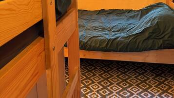 2 bedrooms, WiFi, bed sheets